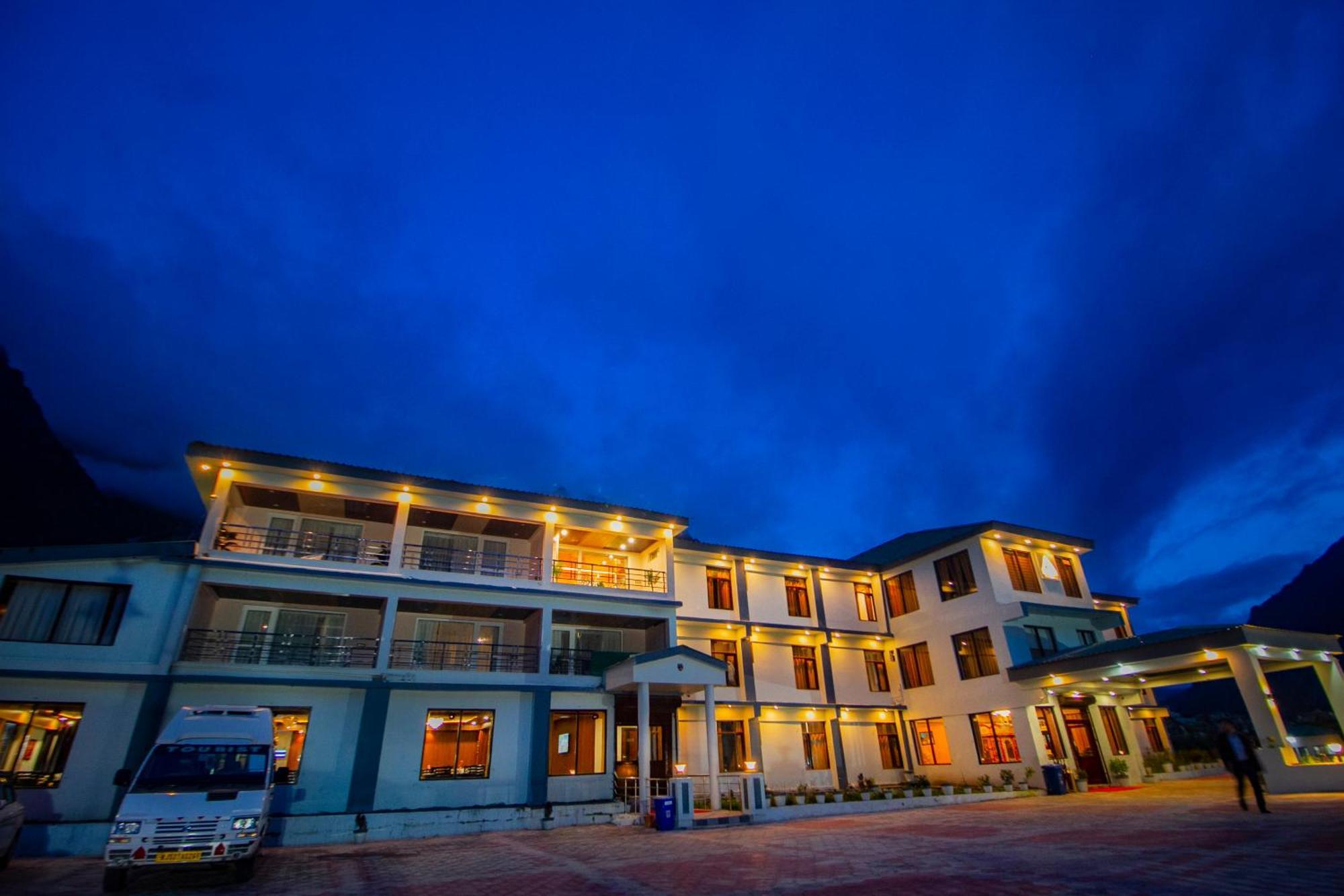 Hotel Amritara The Avadh Badrinath Exterior foto